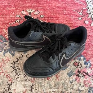 Nike Tiempo indoor soccer shoe youth size 2